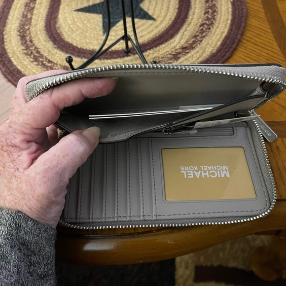 Michael Kors Fulton Phone Case/Wristlet 
Pebbled Leather - Picture 4 of 5